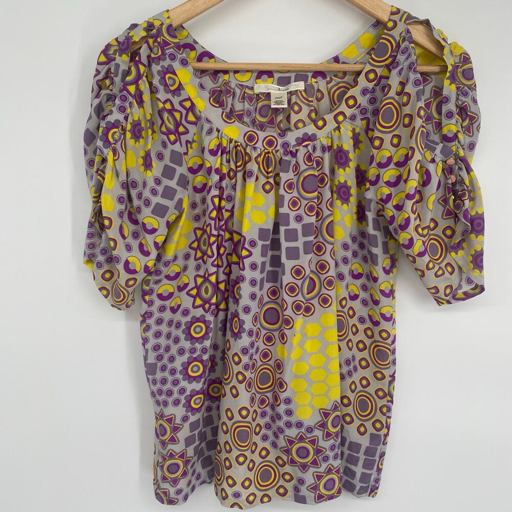 Trinity Top Women’s Small 100% Silk Feminine Romantic Geometric Print